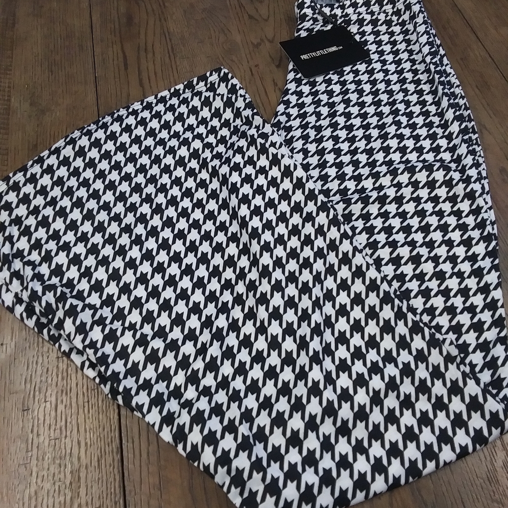Pretty Little Thing Dogtooth flare Bellbottoms